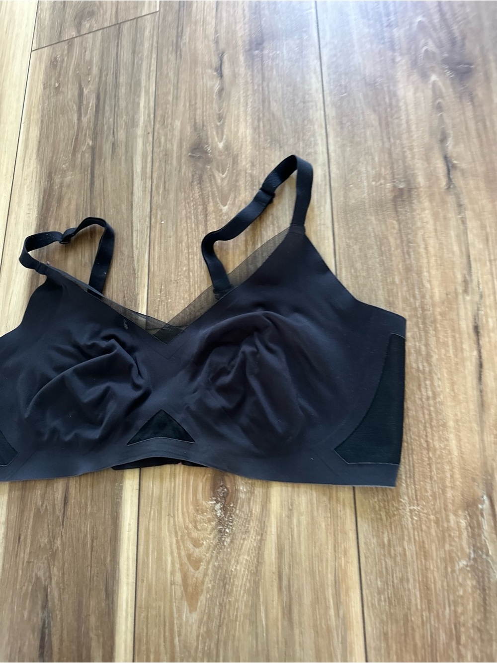 Honeylove Black Wireless Seamless Scoop Bra with Mesh Trim - Picture 3 of 6
